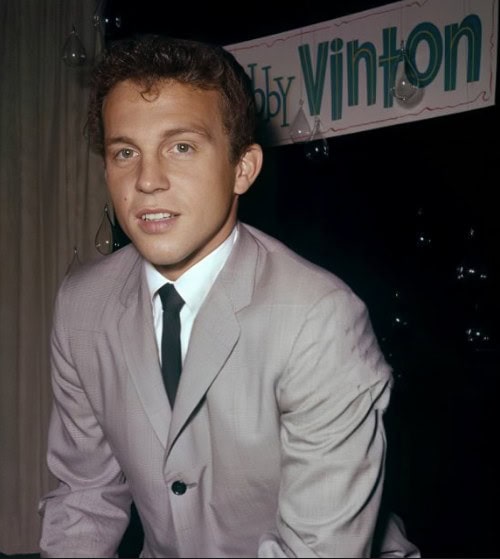 Bobby Vinton &#8211; Roses Are Red (My Love)