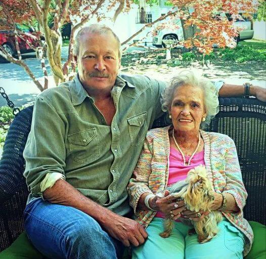 Alan Jackson – Like Red On A Rose