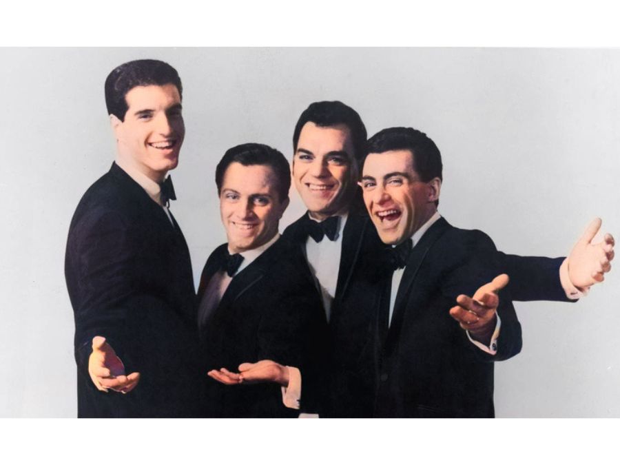 Frankie Valli &#038; The Four Seasons – December, 1963 (Oh, What a Night)